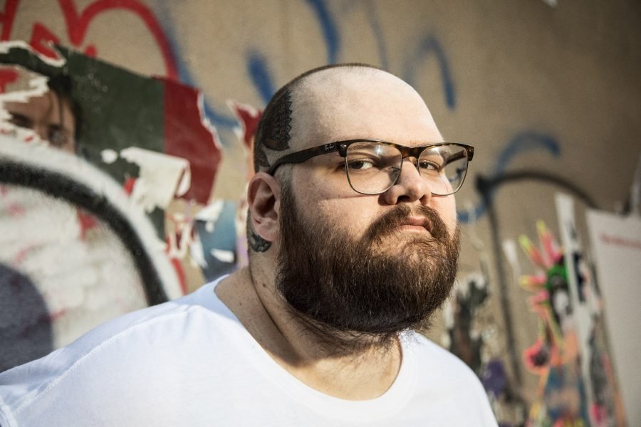 The Boom-or-Bust Jukebox – Week 17 (2022): John Moreland, Zach Bryan, Brett Eldredge, Jimmie Allen, and Travis Tritt